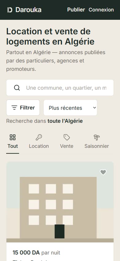 Liste des annonces : barre de recherche, onglets de catégorie et cartes d'annonces.